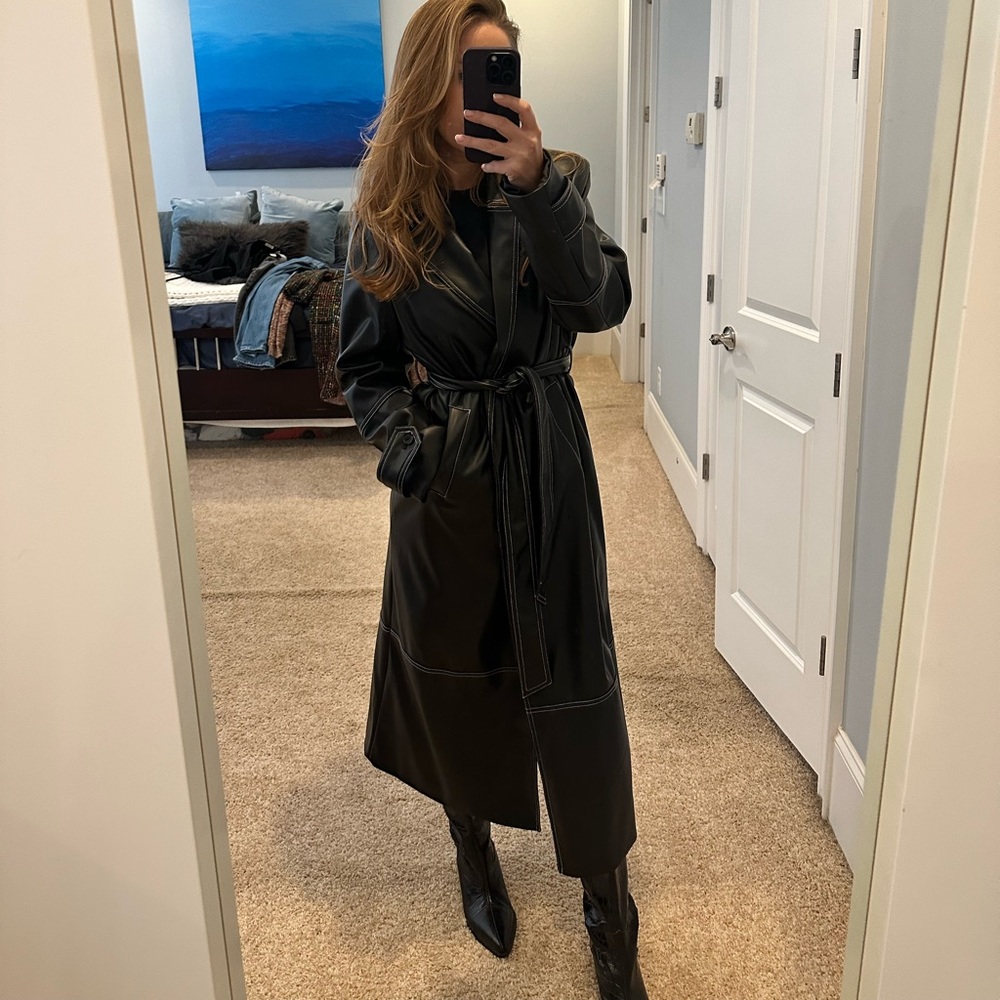 NA-KD wardrobe collaboration with Mimi A. R (@mimiarr) faux leather trench.